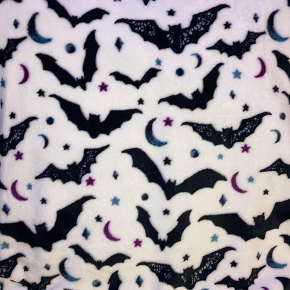 Night sky bat throw blanket - Picture 1 of 4